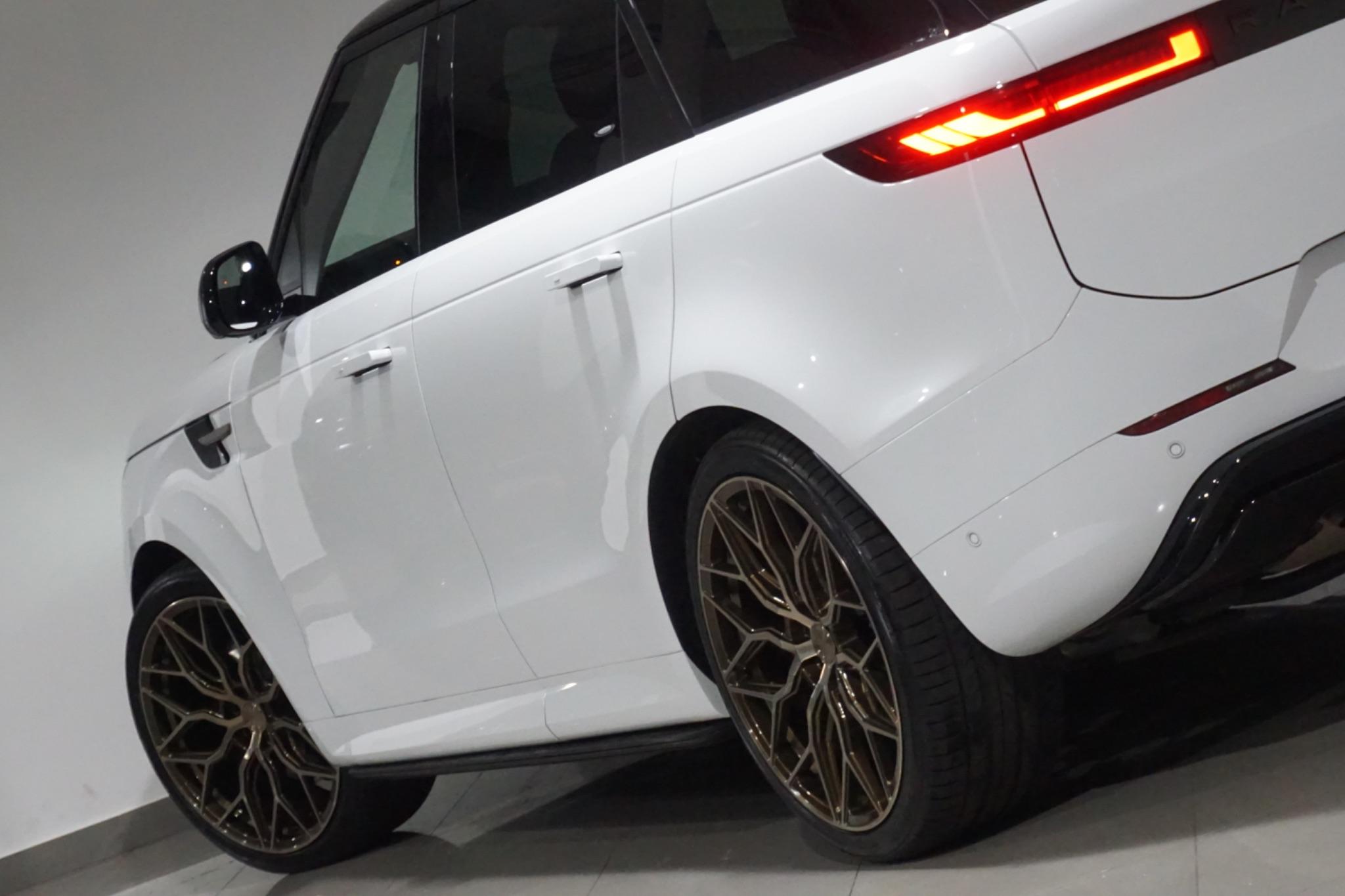 Land Rover Range Rover Sport 3.0 D300 MHEV Dynamic SE Auto 4WD Euro 6 (s/s) 5dr